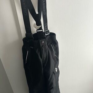 Gerry Black Snow Pants with Suspenders. Sz 7/8